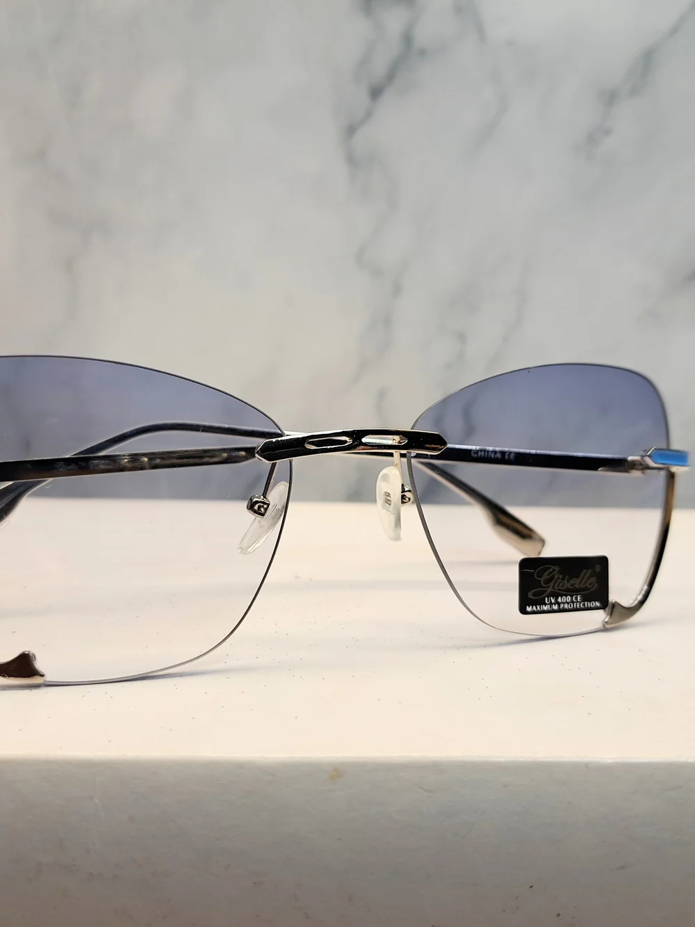 NEW Sunglass Bundle, Sassy Trendy Shades w/ Shimmer case, Modern Sunglasses
